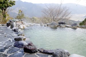 富士スピードウェイの近くにある温泉は?シャワーや日帰りで使用できる場所