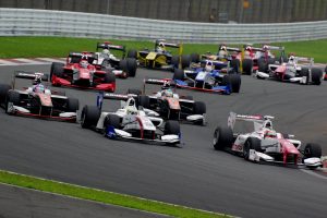 【完全ガイド】富士スピードウェイ(FSW)撮影スポット コカ・コーラコーナー編！おすすめポイント7選・推奨焦点距離・アクセスまとめ